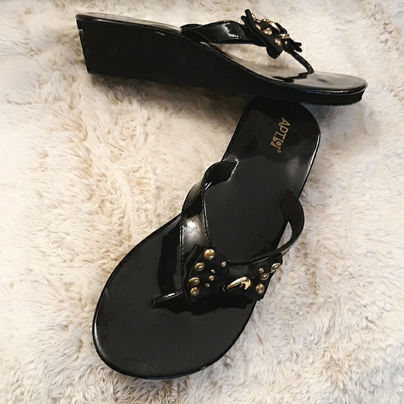 Apt 9 Black Thong Sandals Slip-on Vegan Patent Leather Wedge Heels sz 10M - Picture 3 of 6